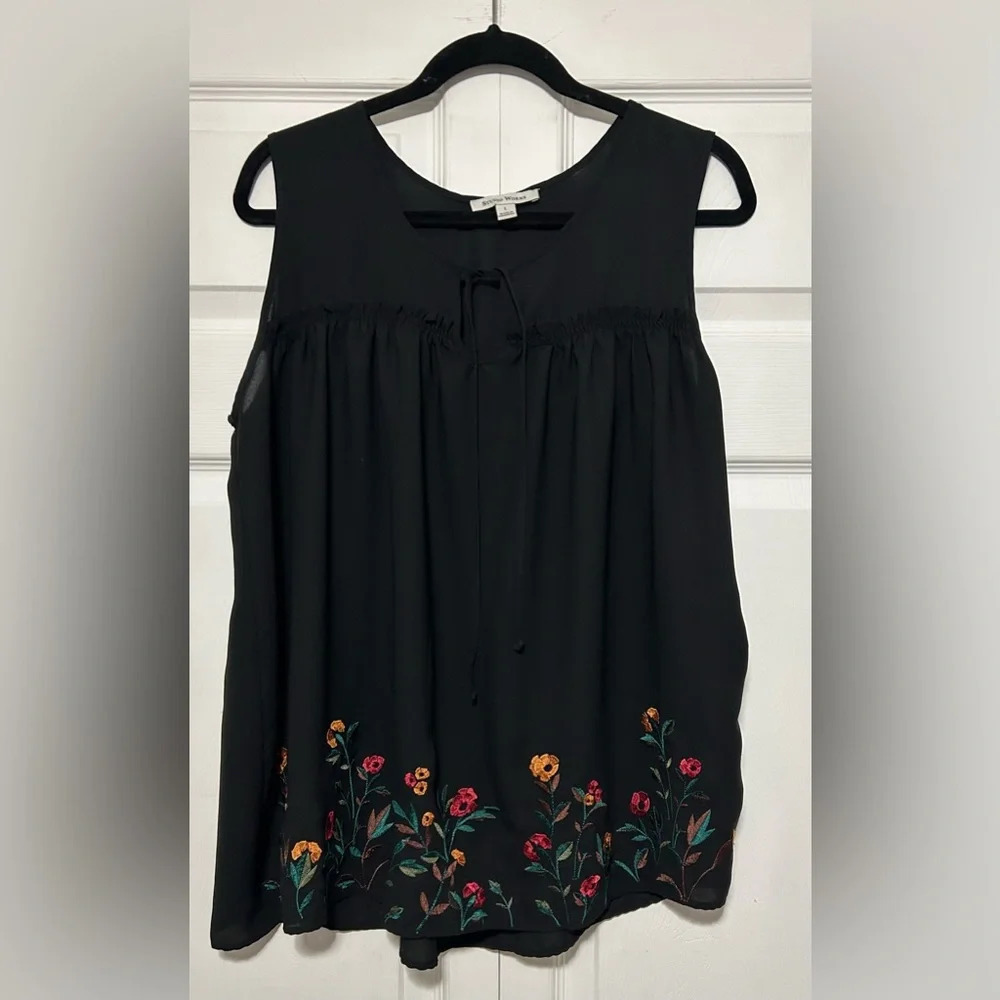 Studio Works Floral Embroidered Hemline Black Sleeveless Top Tie front Sz Large
